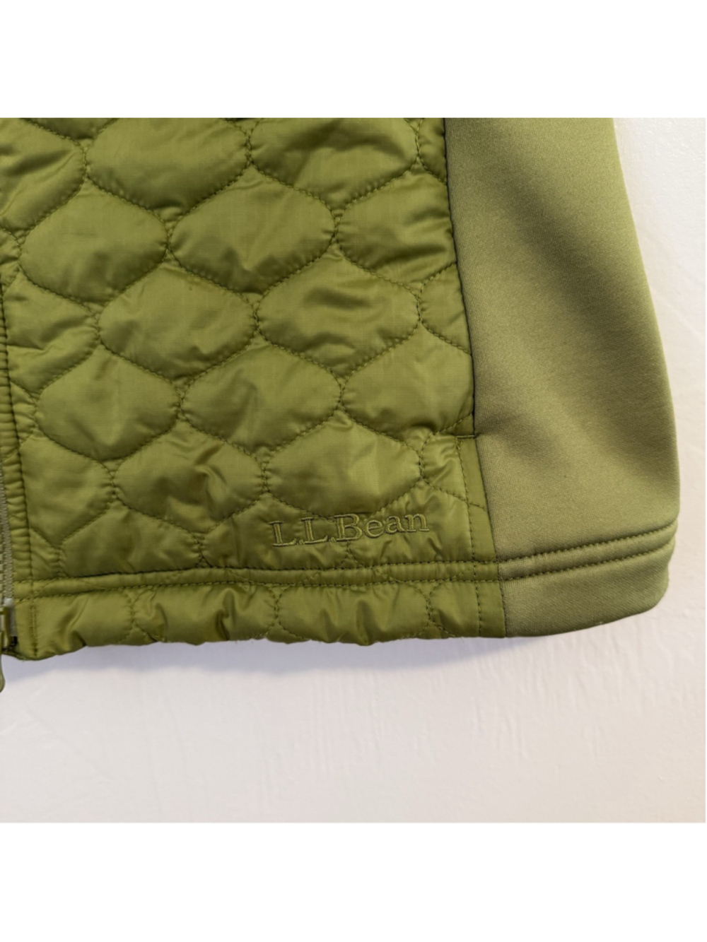 L.L. Bean Women’s Quilted Micro Puff Stretch Vest Size Small Green - Picture 2 of 7